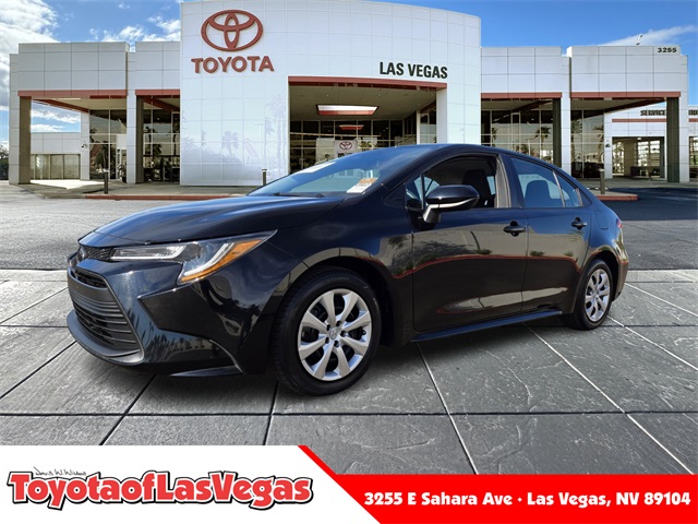 2024 Toyota Corolla LE's photo