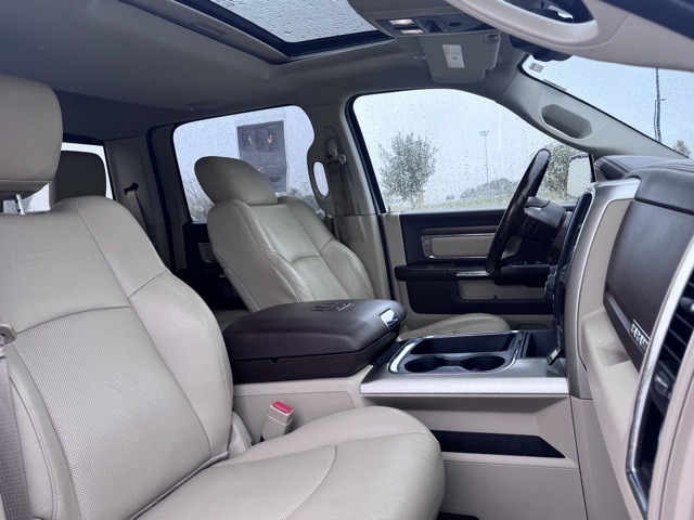 2017 Ram 1500 Laramie Crew Cab 4x4 5'7" Box