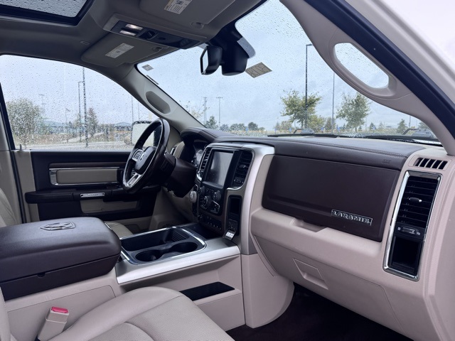 2017 Ram 1500 Laramie Crew Cab 4x4 5'7" Box