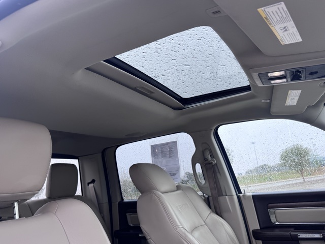 2017 Ram 1500 Laramie Crew Cab 4x4 5'7" Box