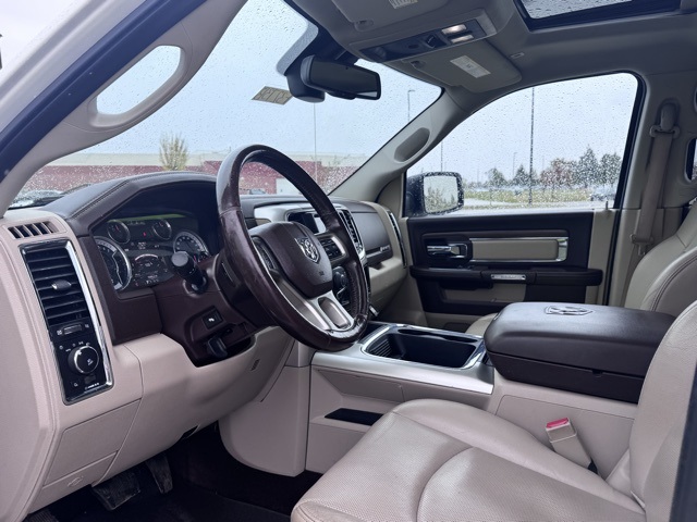 2017 Ram 1500 Laramie Crew Cab 4x4 5'7" Box