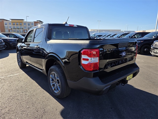 New 2025 Ford Maverick XLT 4D Crew Cab
