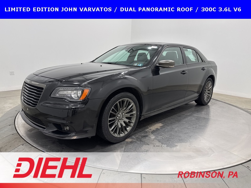 2013 Chrysler 300 C photo 3