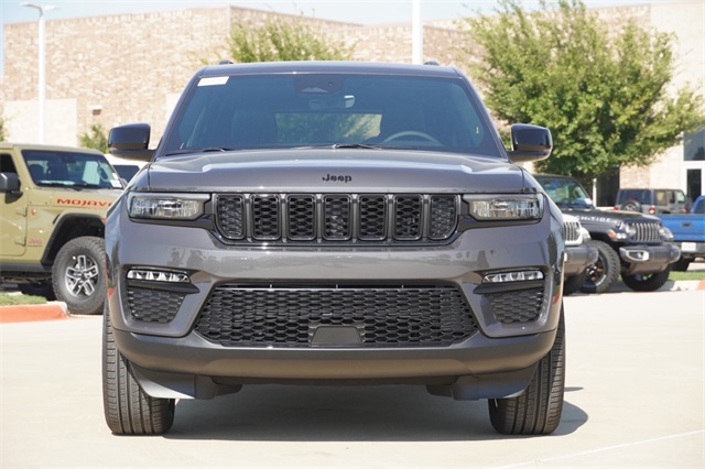 2025 Jeep Grand Cherokee Limited photo 2