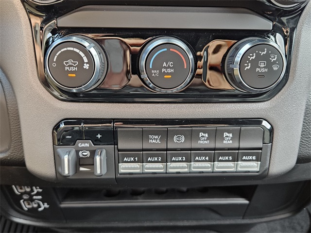 2025 Ram 2500 Big Horn Crew Cab 4x4 6'4" Box