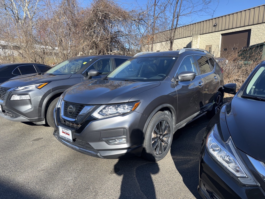 2019 Nissan Rogue SL's photo