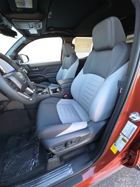 2025 Toyota Tacoma TRD Sport Double Cab photo 4