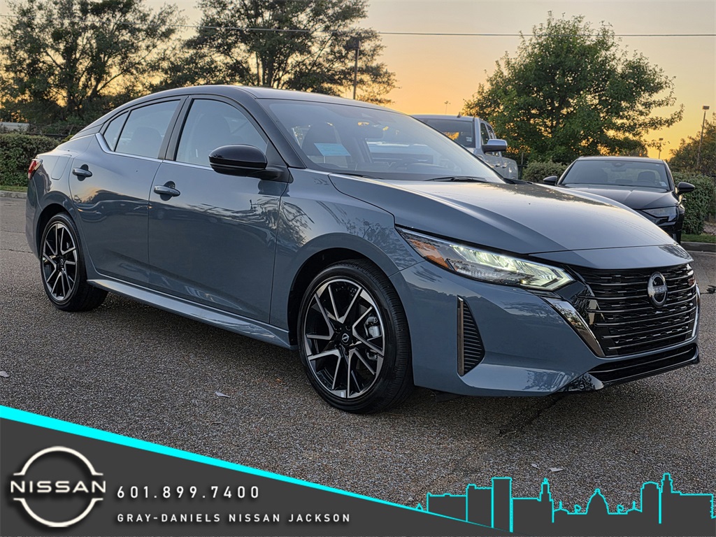 2025 Nissan Sentra SR's photo