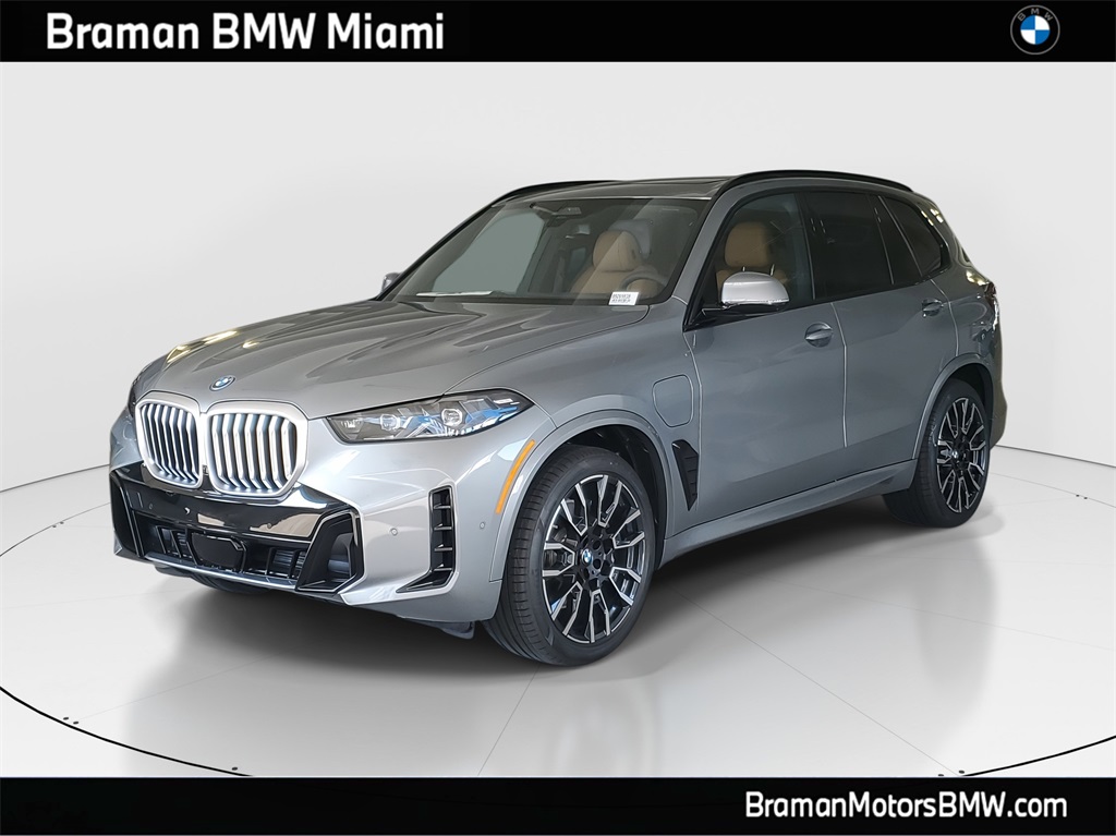 2026 BMW X5 50e's photo