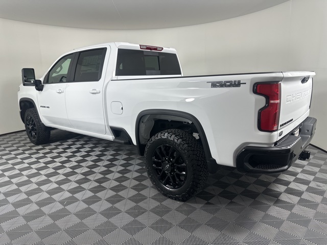 2025 Chevrolet Silverado 2500HD LT photo 3