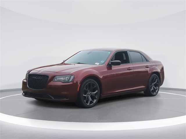 2020 Chrysler 300 Touring's photo