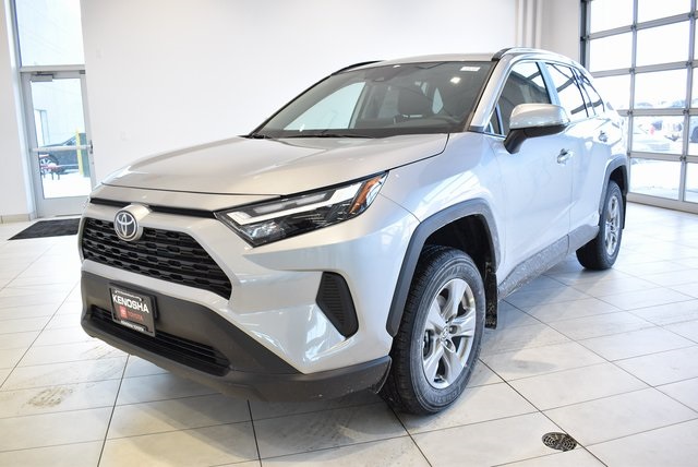 2025 Toyota RAV4 Hybrid XLE photo 2