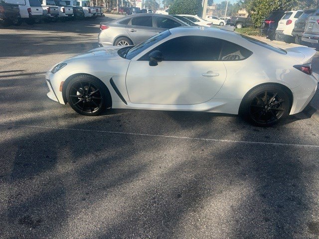 2025 Toyota GR86 Premium's photo