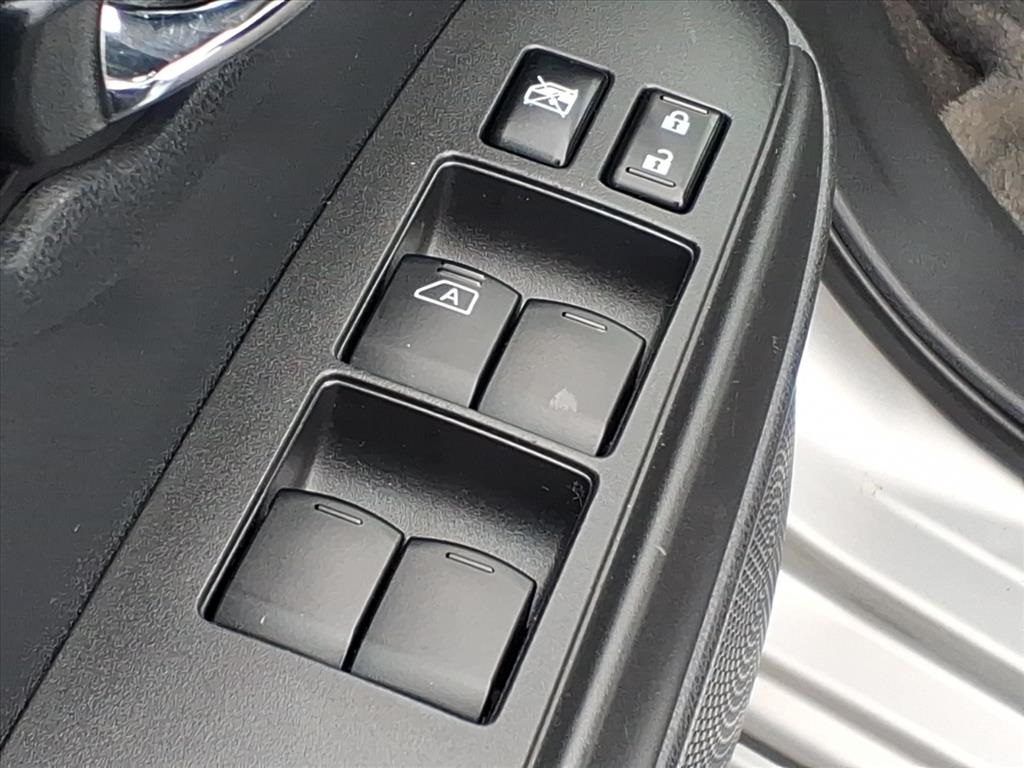 used 2015 Nissan Versa Note car, priced at $6,900