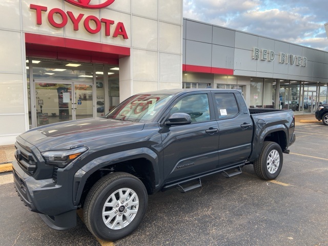 2025 Toyota Tacoma SR5's photo