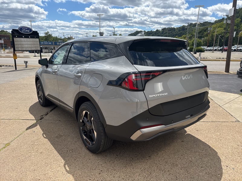 2026 Kia Sportage Hybrid photo 3