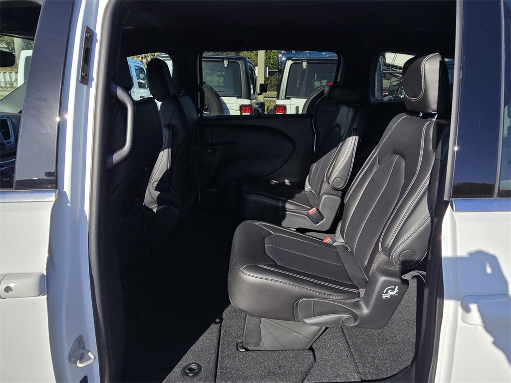 new 2026 Chrysler Pacifica car, priced at $41,010