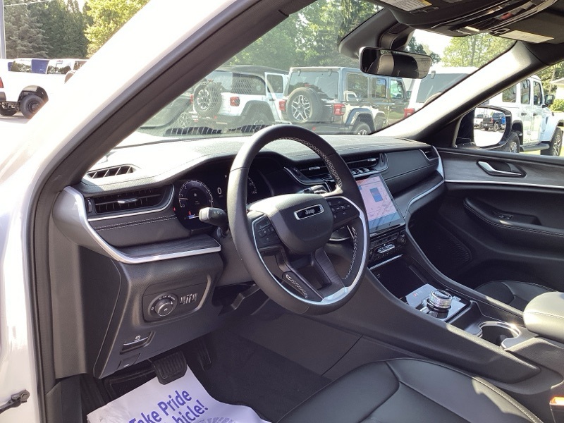 2025 Jeep Grand Cherokee Limited photo 26
