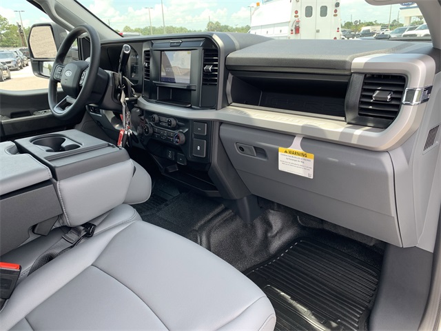 2025 Oxford White Ford Super Duty F-250 SRW XL 4X4 Truck