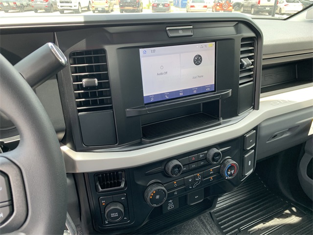 2025 Oxford White Ford Super Duty F-250 SRW XL 4X4 Truck