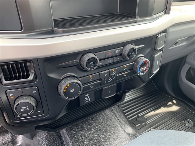 2025 Oxford White Ford Super Duty F-250 SRW XL 4X4 Truck