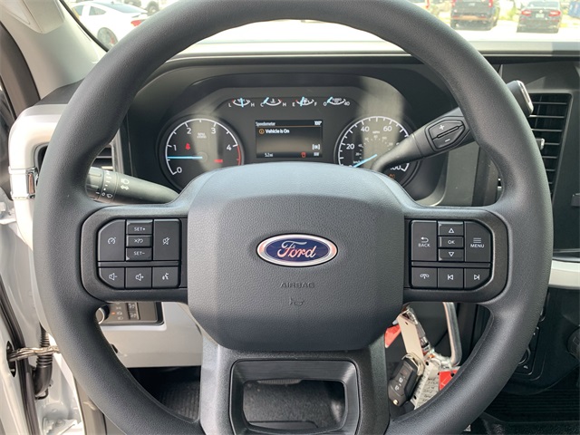 2025 Oxford White Ford Super Duty F-250 SRW XL 4X4 Truck