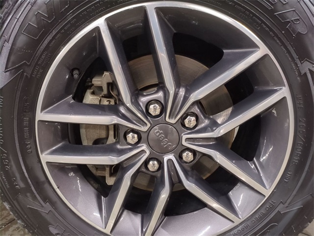 used 2019 Jeep Grand Cherokee car, priced at $17,811