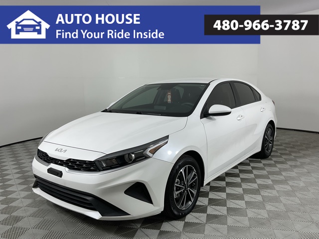 218402024 Kia Forte LXS