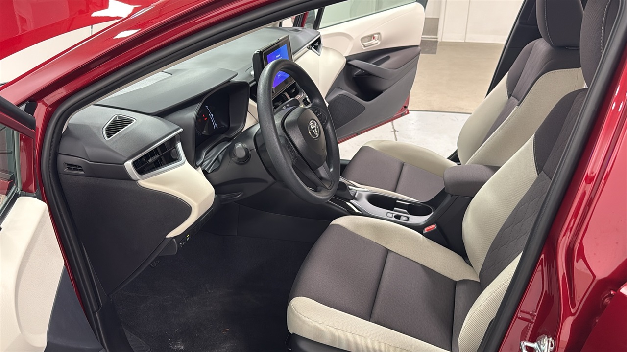 2026 Toyota Corolla LE photo 9