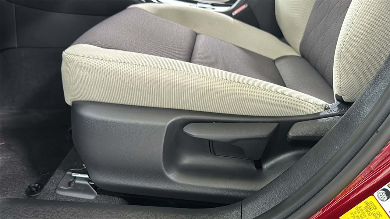 2026 Toyota Corolla LE photo 11