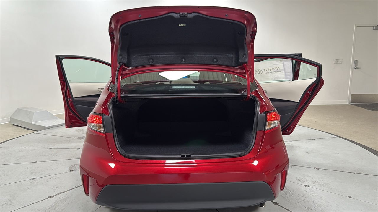 2026 Toyota Corolla LE photo 13