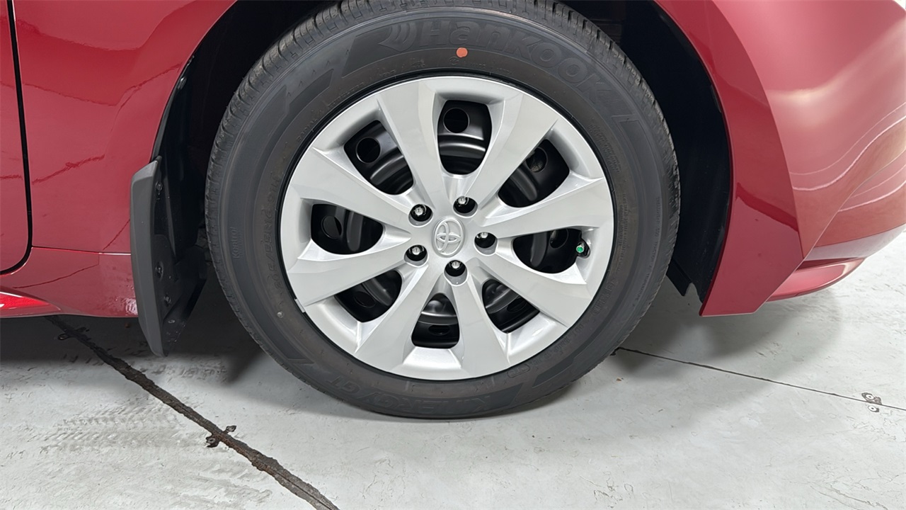 2026 Toyota Corolla LE photo 18