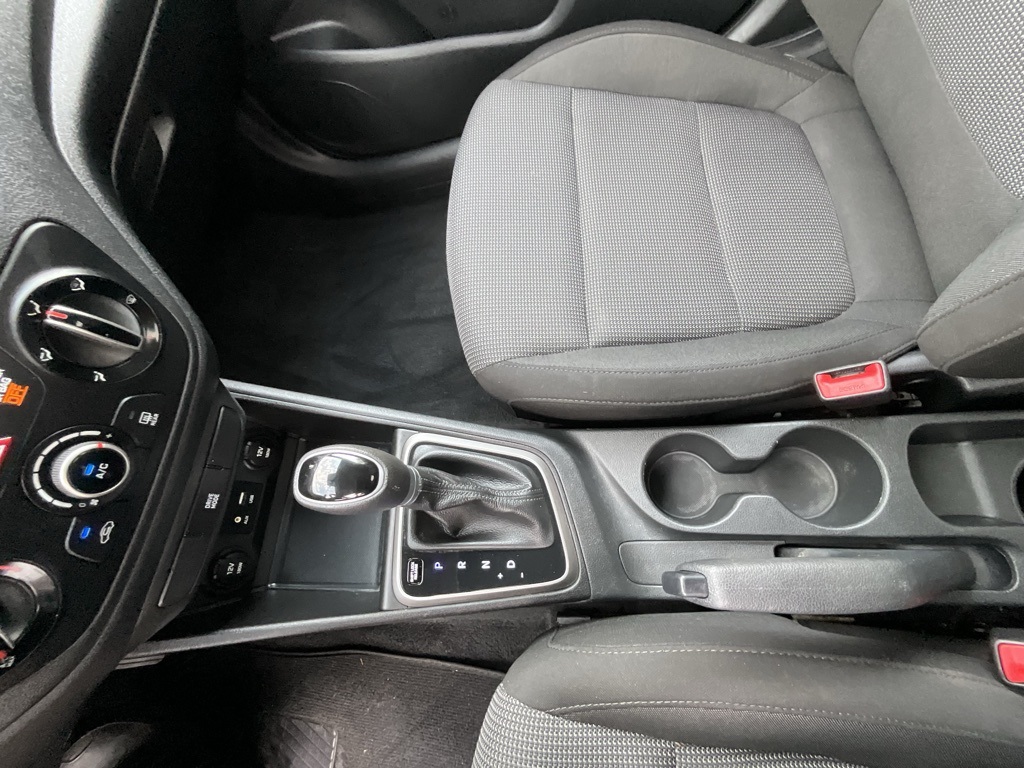 2019 Hyundai Accent SE photo 17