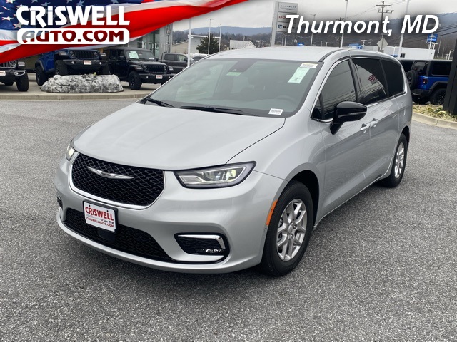 new 2026 Chrysler Pacifica car, priced at $37,014