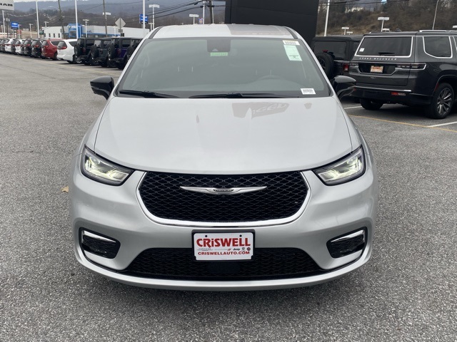 new 2026 Chrysler Pacifica car, priced at $37,014