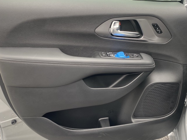 new 2026 Chrysler Pacifica car, priced at $37,014