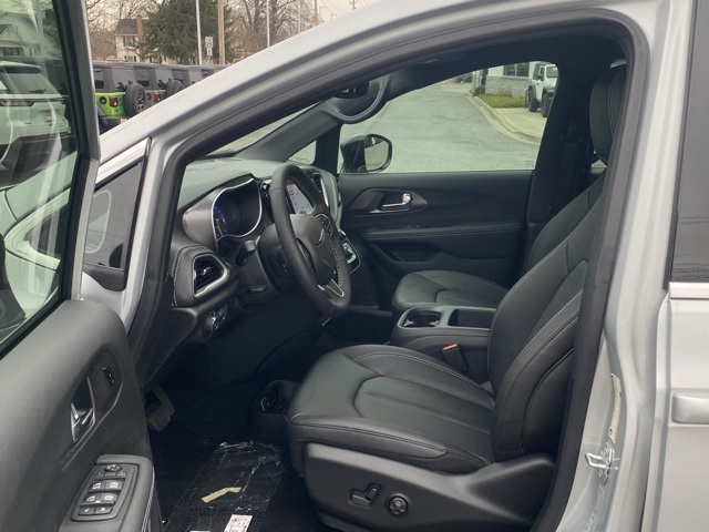 new 2026 Chrysler Pacifica car, priced at $37,014