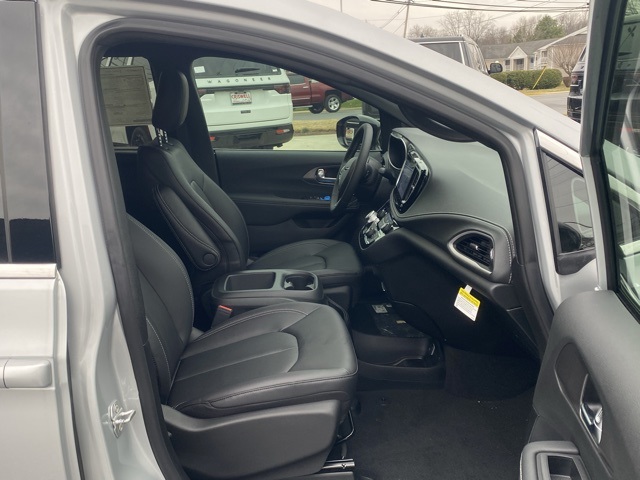 new 2026 Chrysler Pacifica car, priced at $37,014