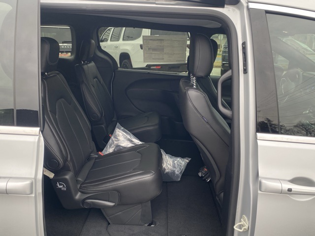 new 2026 Chrysler Pacifica car, priced at $37,014