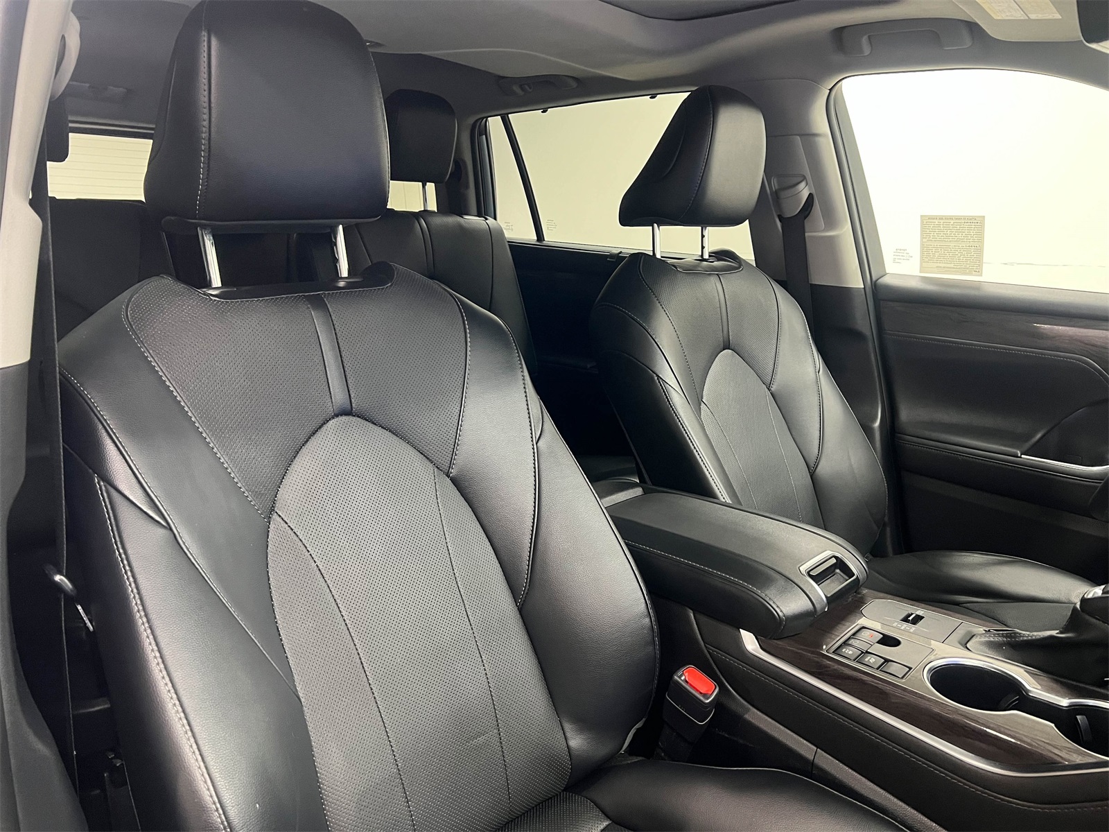 used 2023 Toyota Highlander Hybrid car, priced at $42,995