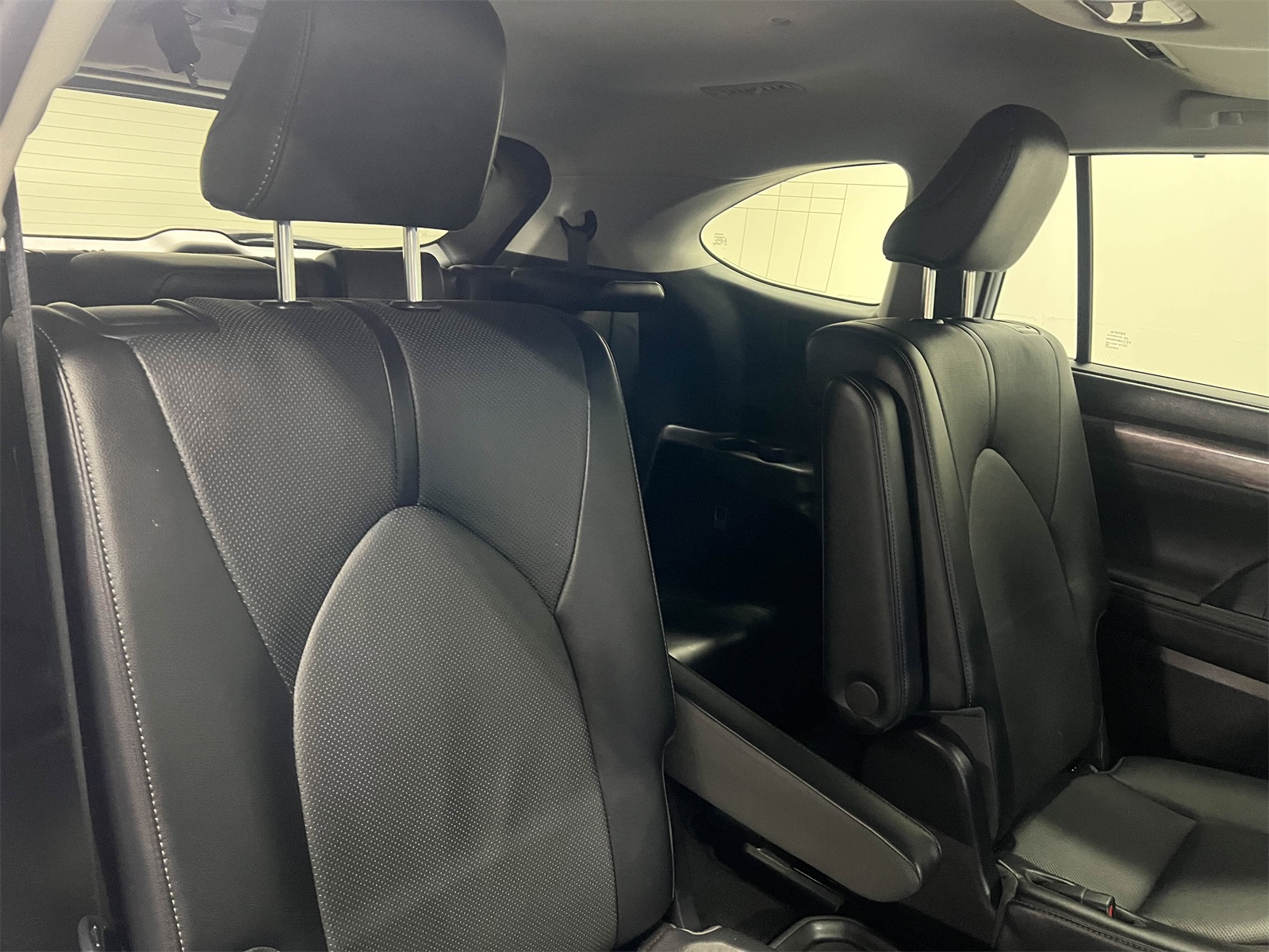 used 2023 Toyota Highlander Hybrid car, priced at $42,995