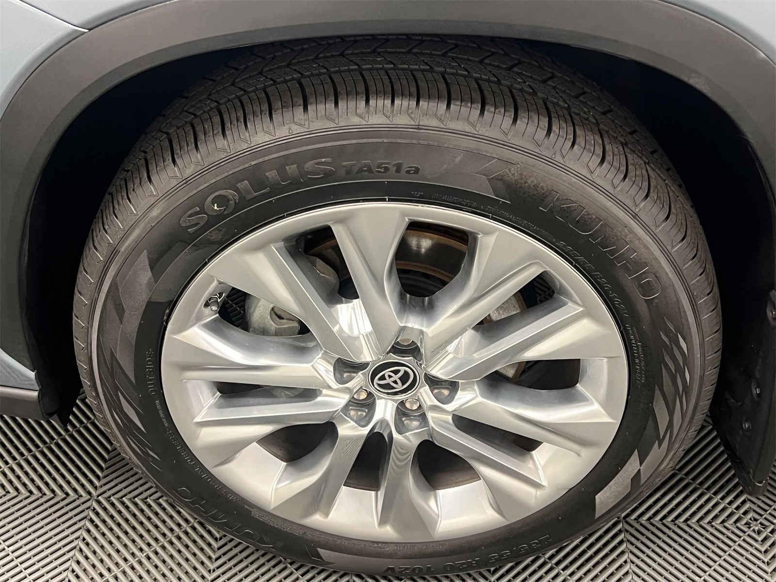 used 2023 Toyota Highlander Hybrid car, priced at $42,995