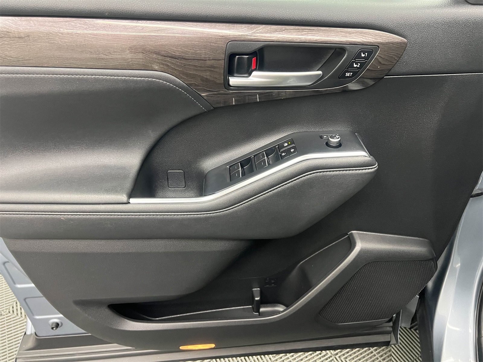 used 2023 Toyota Highlander Hybrid car, priced at $42,995