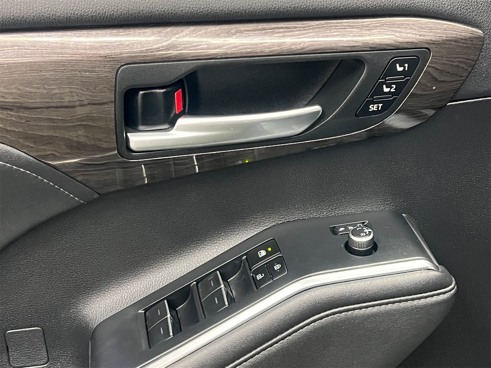 used 2023 Toyota Highlander Hybrid car, priced at $42,995