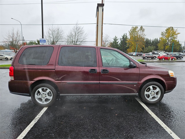 2008 Chevrolet Uplander LS photo 2