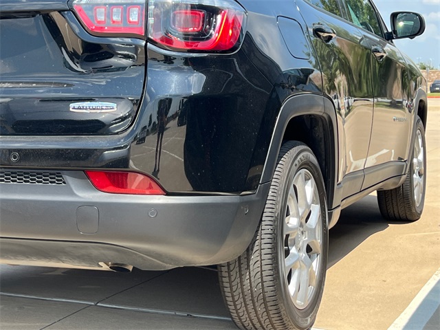 2025 Jeep Grand Cherokee Limited photo 8