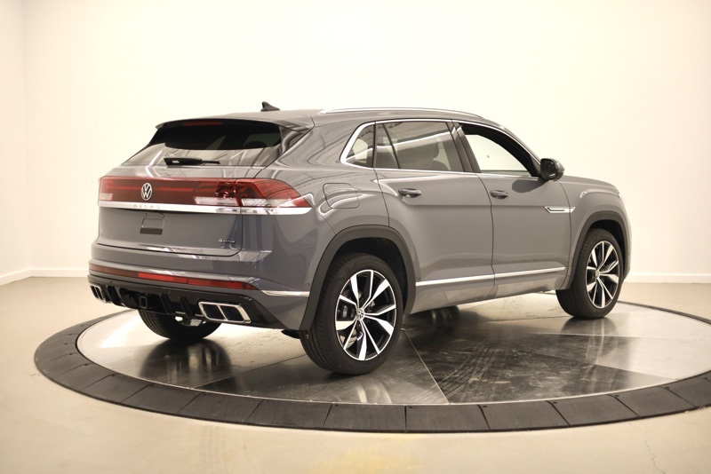 2026 Volkswagen Atlas Cross Sport SEL Premium R-Line photo 2