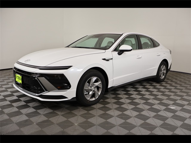 2026 Hyundai Sonata SE's photo