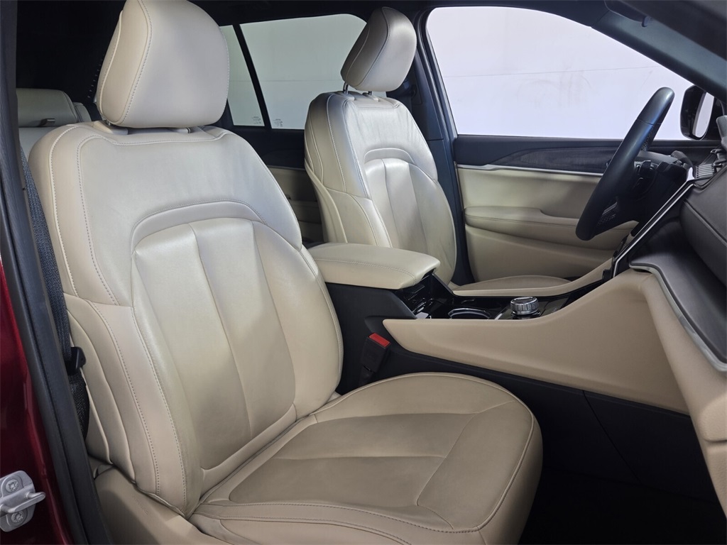 used 2023 Jeep Grand Cherokee car, priced at $19,788