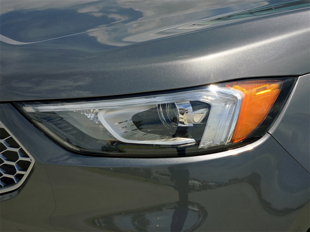 2024 Ford Edge SEL photo 3